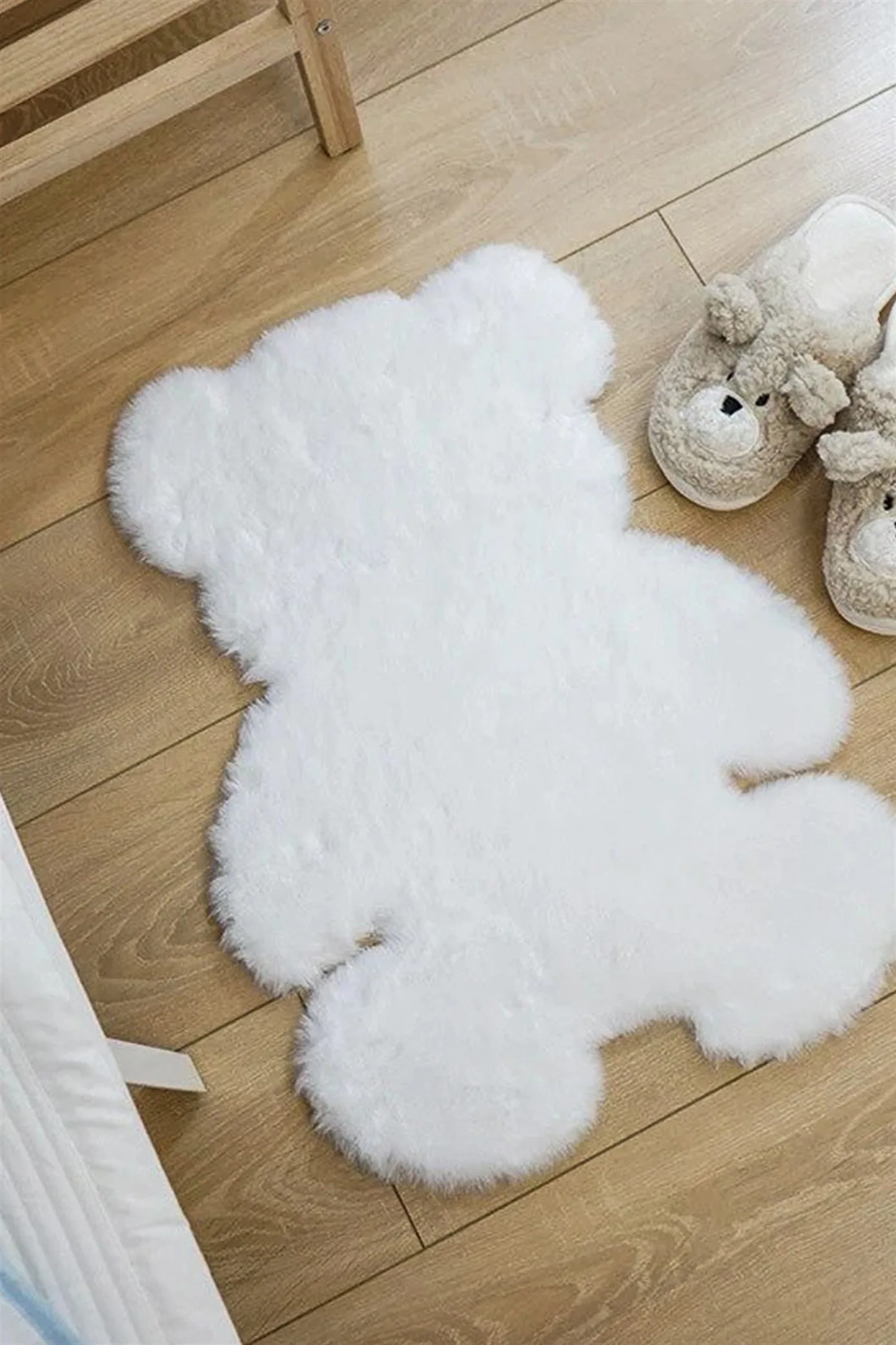 Beyaz Ayıcık Şekilli Peluş Halı